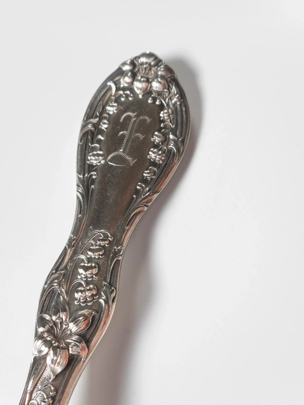 VTG Wm Rogers & Bro 1909 AI Silverplate Floral Lily Monogram Serving Fork 8.5